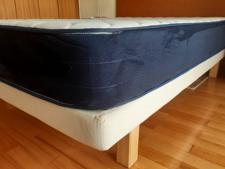 Cama e colchão 1.35×1.90m