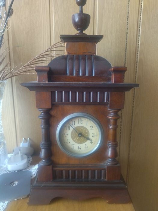 Антикварний настінний годинник