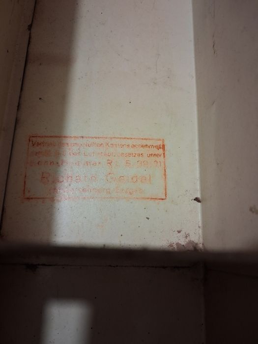 Metalowa apteczka Luftschutz-Hausapotheke
