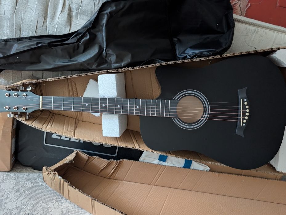 Нова акустична гітара 6 струн