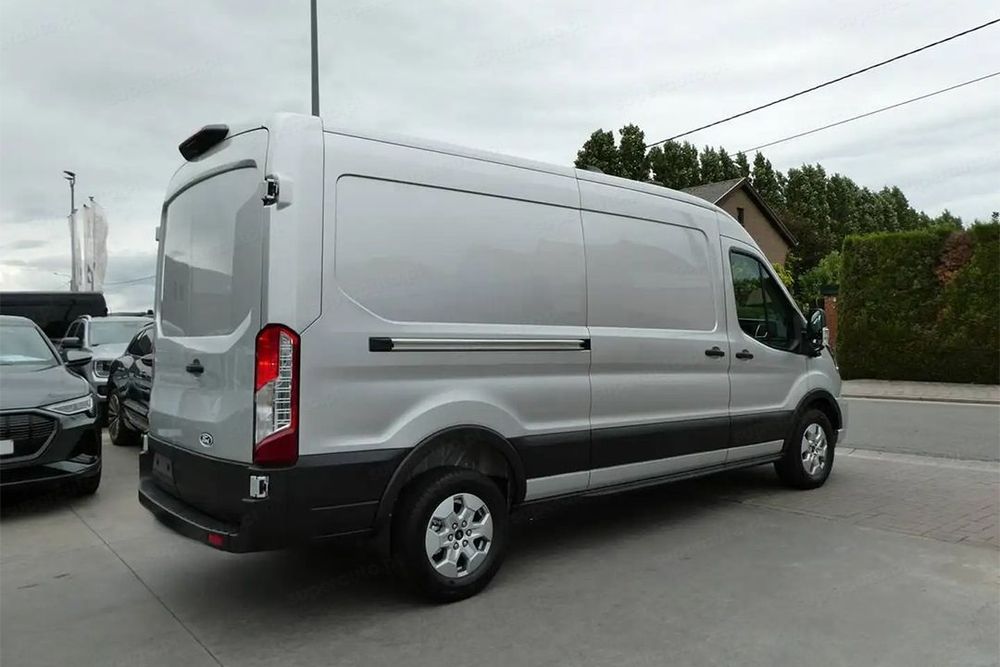 Ford Transit 350 L3H2 Limited A8 2.0 165KM  Podgrzewane fotele/kierownica !! Wyłożenie paki !!