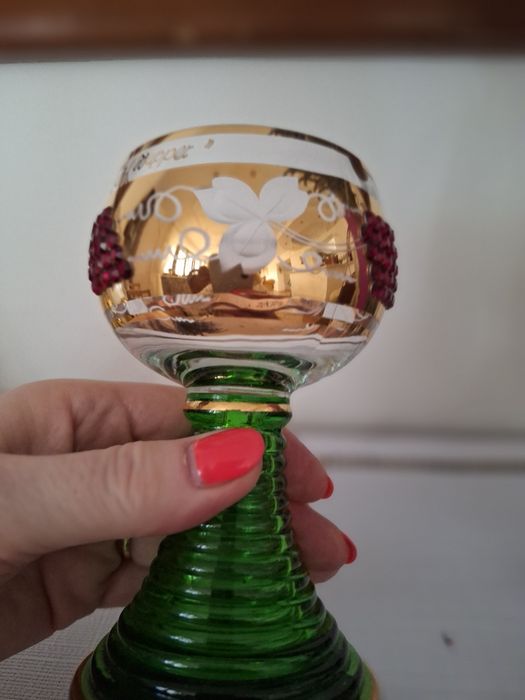 Kielich szklany zdobiony