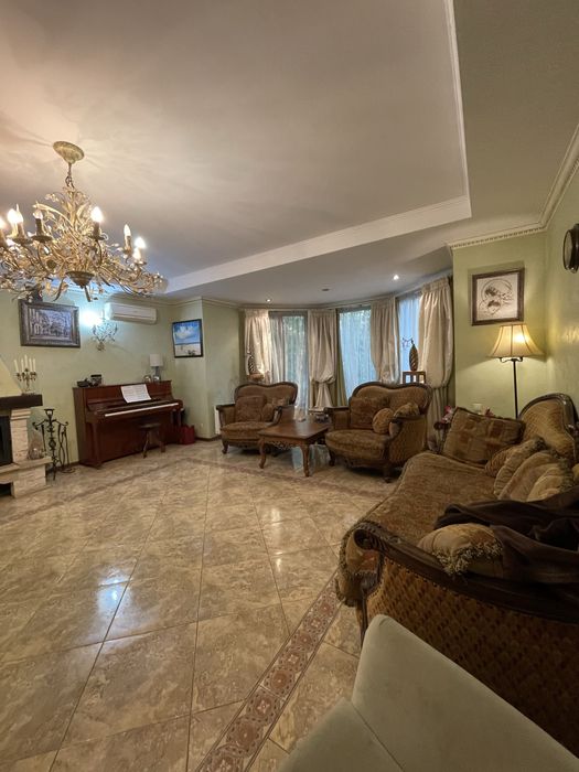 Будинок в класичному стилі. Для Родини в затишному місці біля моря.