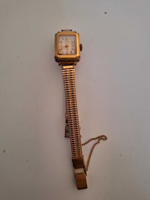 Продам Годинник Луч AU