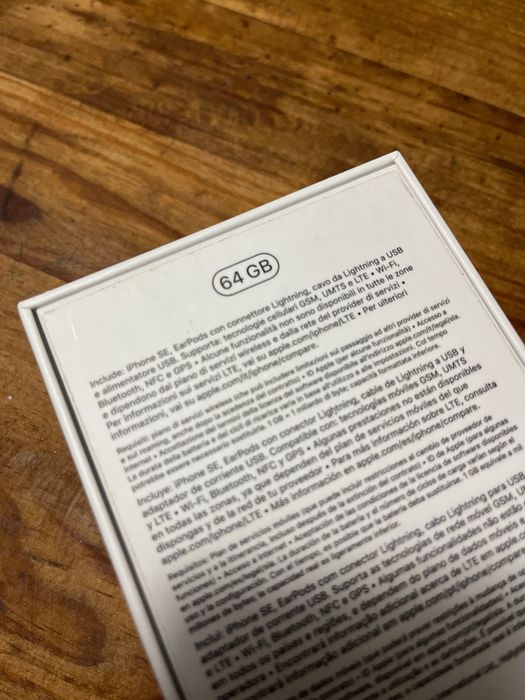 iPhone SE 64GB Product RED