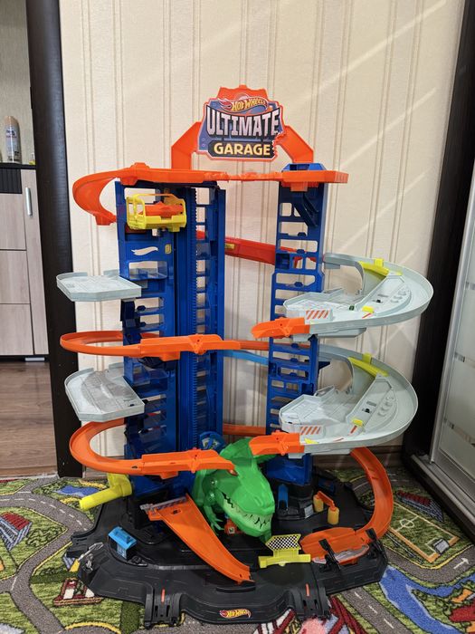 Hot wheels mega garage Мега гараж