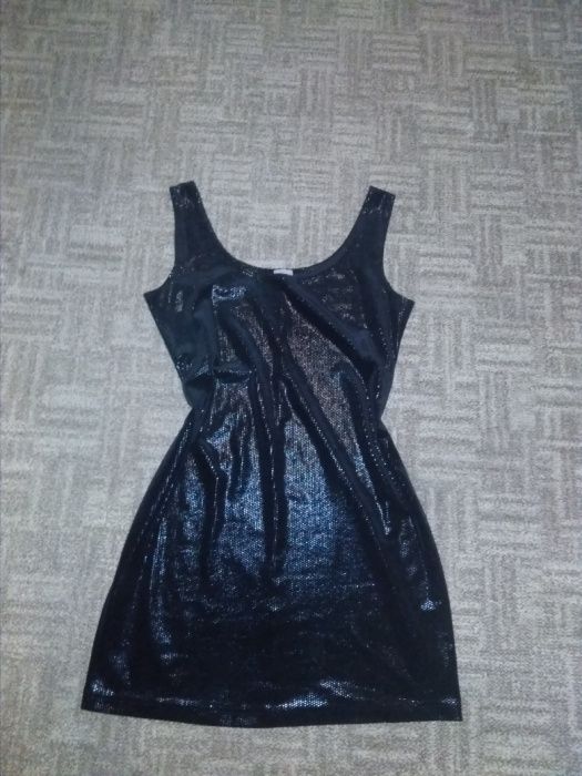 Плаття красиві ,великих розмірів.