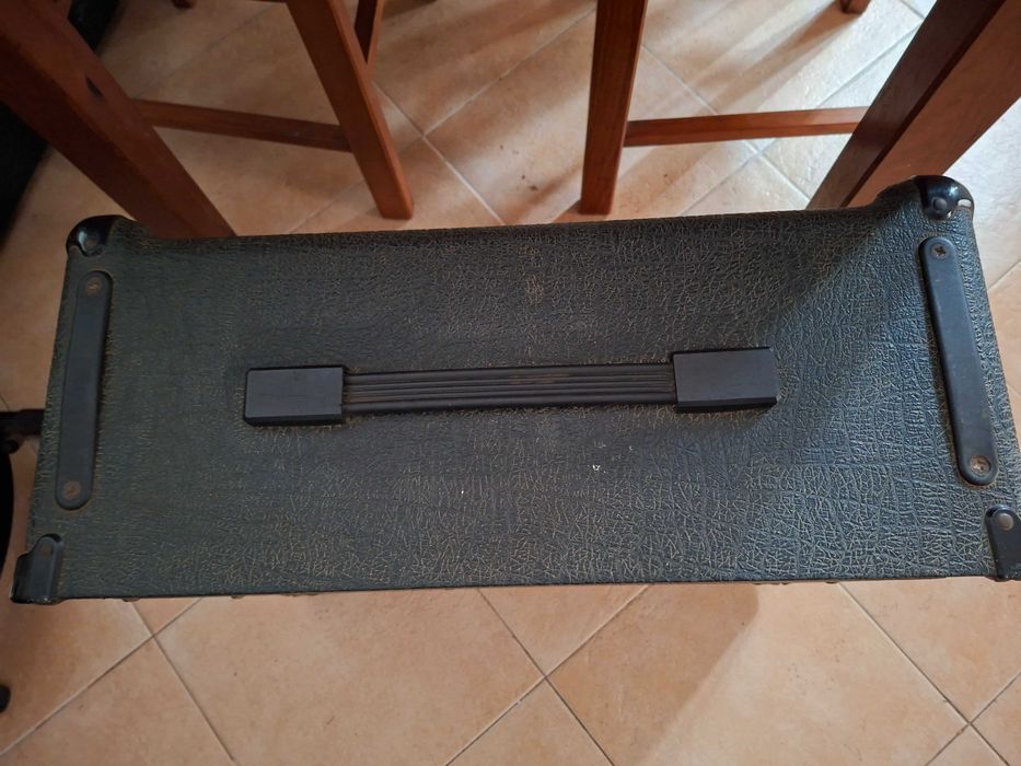 Amplificador Marshall Bass Combo 5503