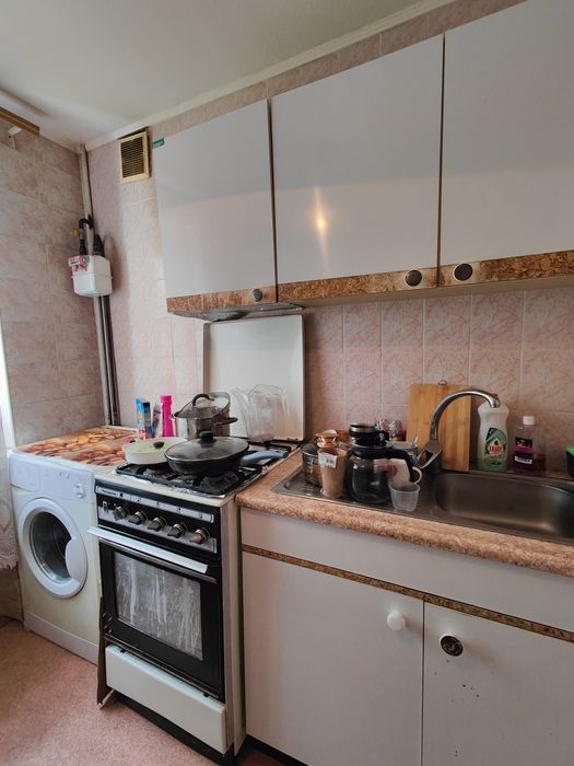 Сдам 1 комнатная квартира метро Армейская.