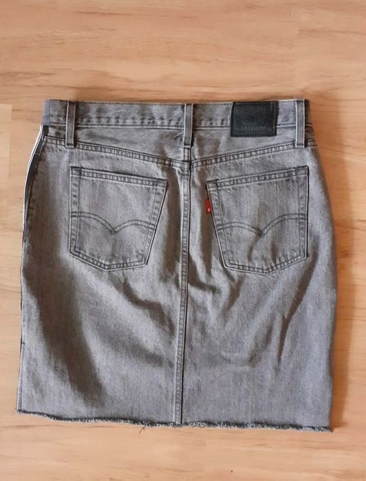 Szara spódnica Levi's W28