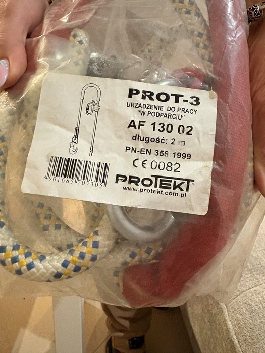 urządzenie do ustalania pozycji przy pracy (pracy w podparciu) marki PROTEKT, model PROT-3