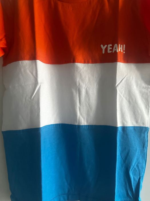 T-shirt chłopięcy ze Smyka rozmiar 128