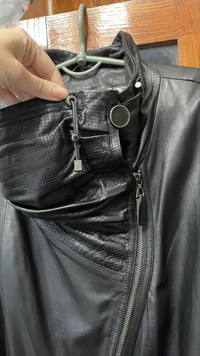 Куртка шкіряна жіноча