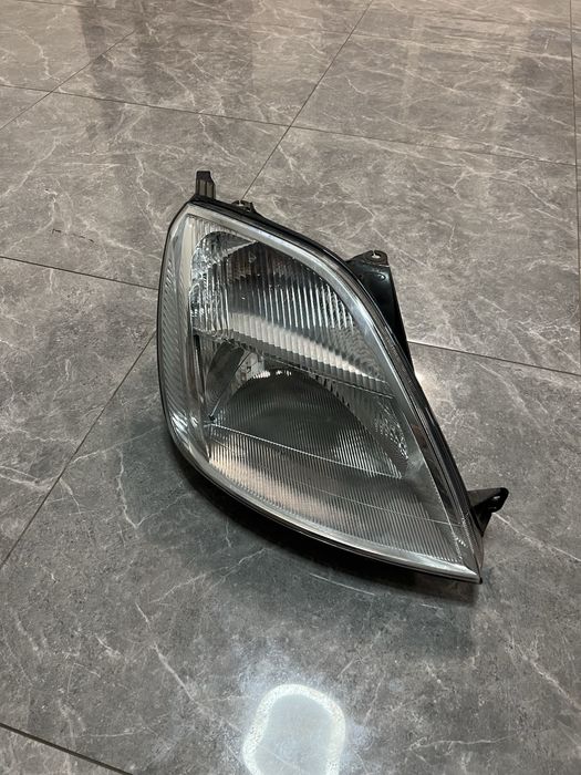 2S6x13W029BJ Фара передня права на Ford Fiesta 2002-2005