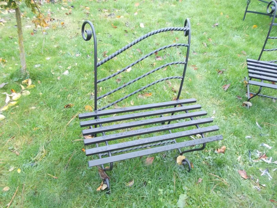 Ławeczka ogrodowa kuta
