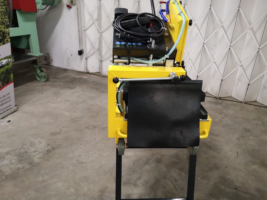 Máquina de cortar pedra