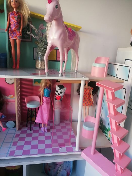 Drewniany domek dla lalek Barbie+ szafka drewniana + akcesoria