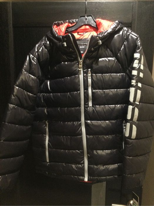 Пуховик Guess. Размер L-2 XL