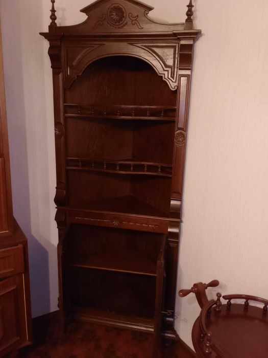 Móvel de Canto de Madeira - 5 prateleiras - fechado em baixo