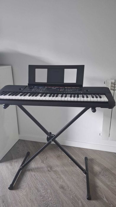 Teclado Yamaha PSR-E263 + Suporte – Excelente Estado