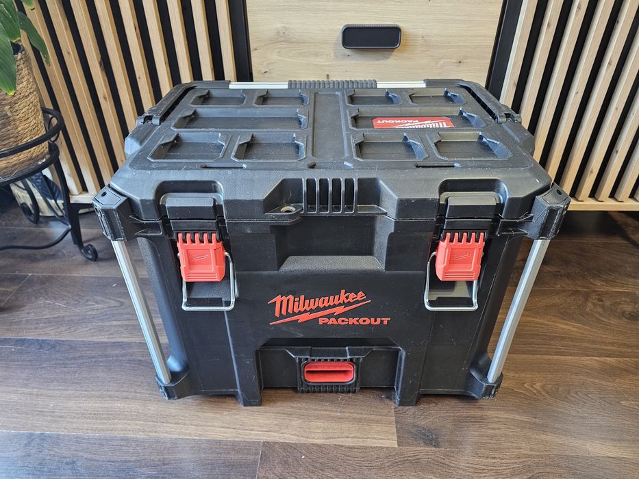 Skrzynia Milwaukee Packout XL z rączką od Packout Box 2 (FPS55)