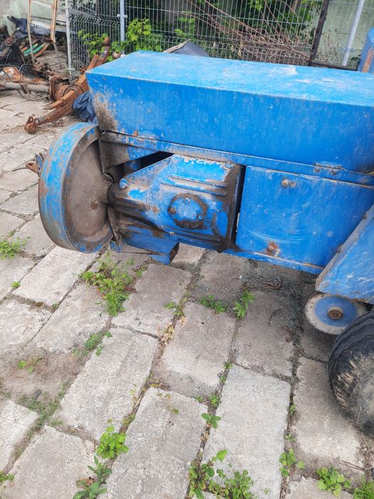 Продам прес-підбирач Ama