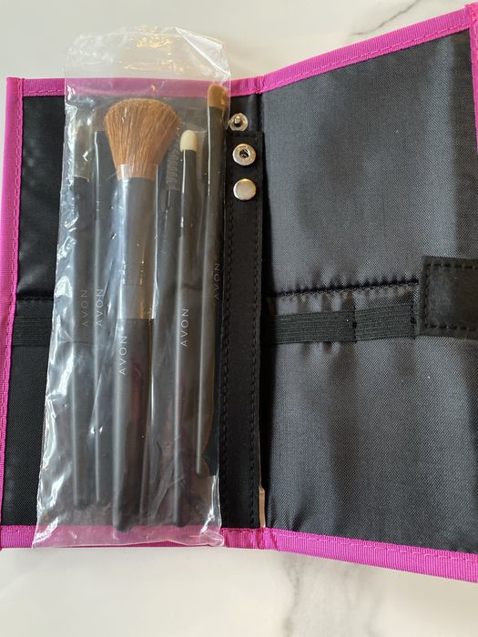 Zestaw 6 pedzli w etiu od Avon