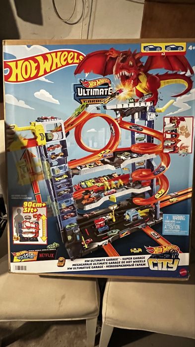 Ultimate Garage hot wheels atak smoka