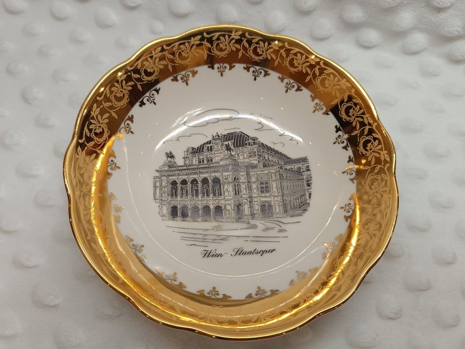 Порцелянове декоративне блюдце