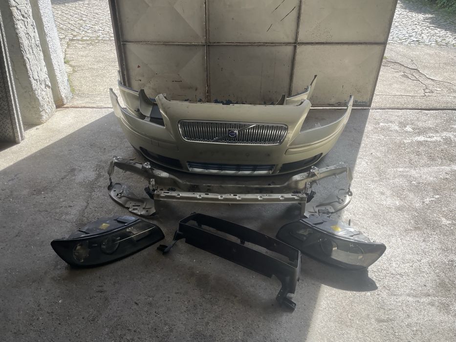 Parachoques frente farois Volvo V50