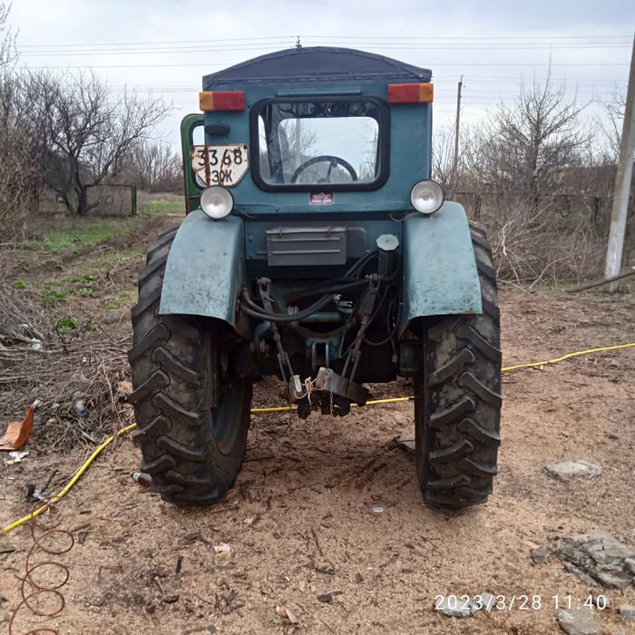 продам трактор Т - 4 0 в робочем состоянии
