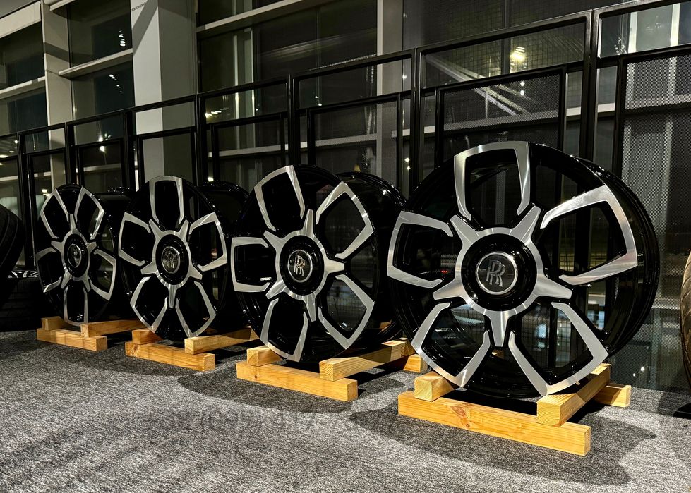 Диски R22 кованые ковка Black Badge Rolls-Royce Cullinan Ghost Phantom