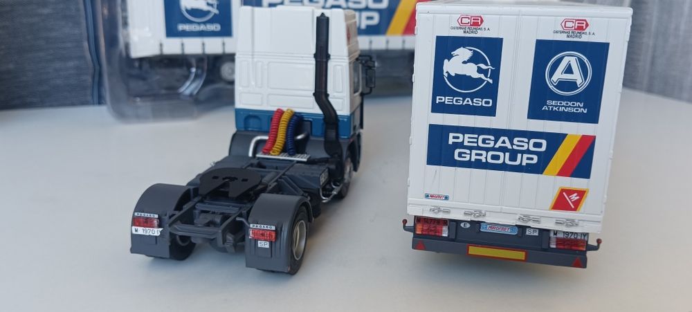 Camião Pégaso escala 1/43