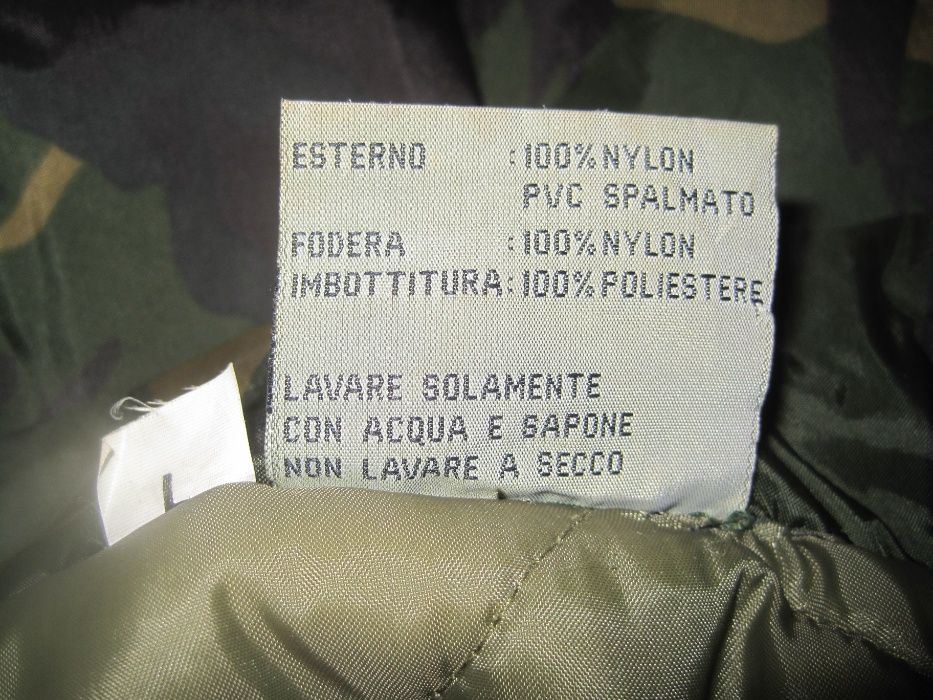 Parka camuflada impermeável