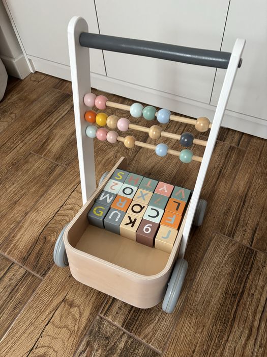 Wózek pchacz drewniany z 20 klockami Sweet Cocoon - Janod
