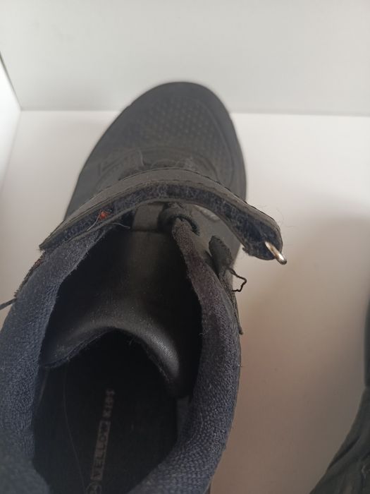 Черные кроссовки на липучке ЭКО кожа 34 размер для мальчика