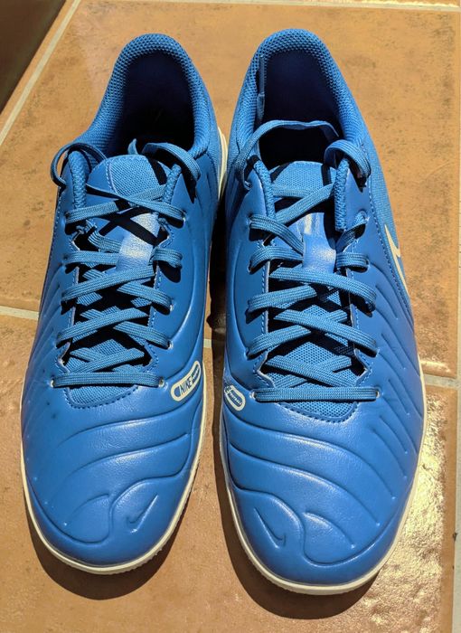 Nike Tiempo Legend 10 Club
Sapatilhas de futsal de perfil baixo