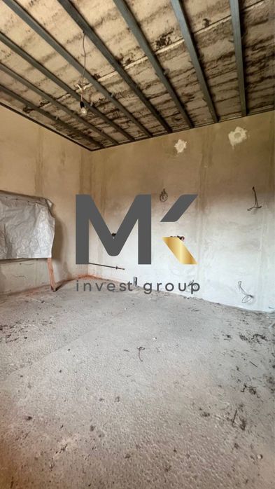 Продаж двоповерхового будинку з великою ділянкою. Стоянка-2