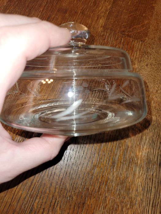 Szklana maselnica cukiernica prl