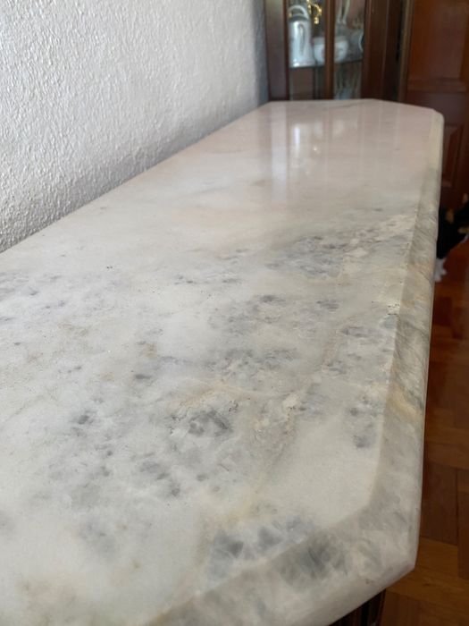 Móvel aparador tampo em mármore