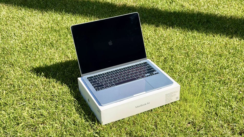 Macbook Air M4 16/256 62 цикли, 99% батарея, без слідів та проблем