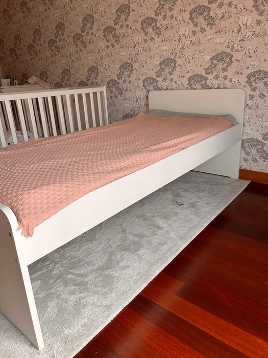 Cama Ikea e colchão