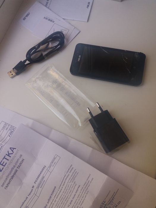 Asus Zenfone 4 (A400CGX) Black.