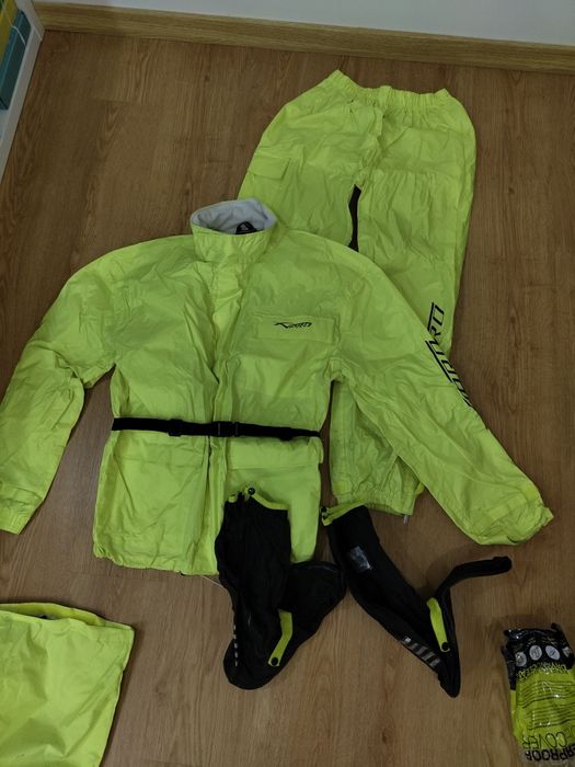 Conjunto Impermeável mota (casaco + calças +botas)