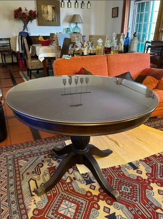 Mesa com tábua de acrescento, mais tampo acrílico