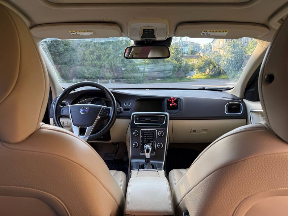 Volvo s60 2013 рік