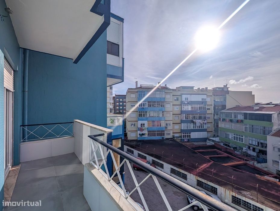T3 Almada com Varanda