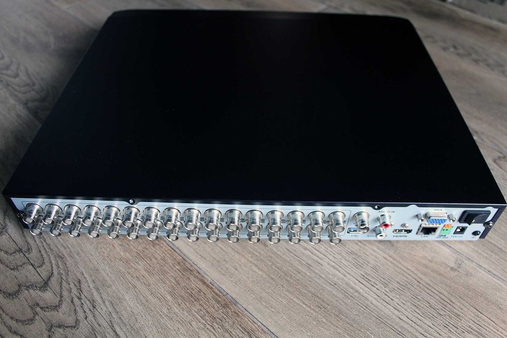 32х канальный видеорегистратор Hikvision DS-7232HQHI-K2 •8IP или 40IP•