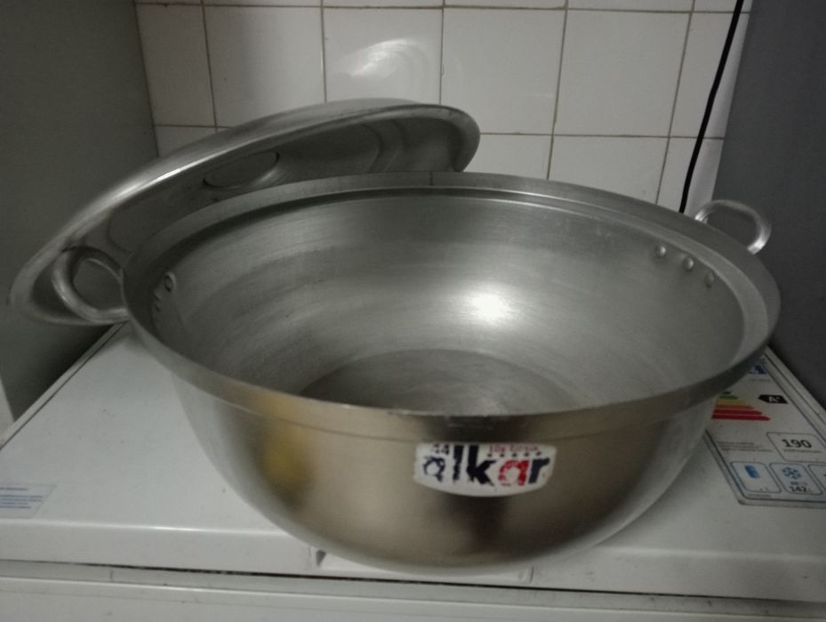 Tacho grande de alumínio