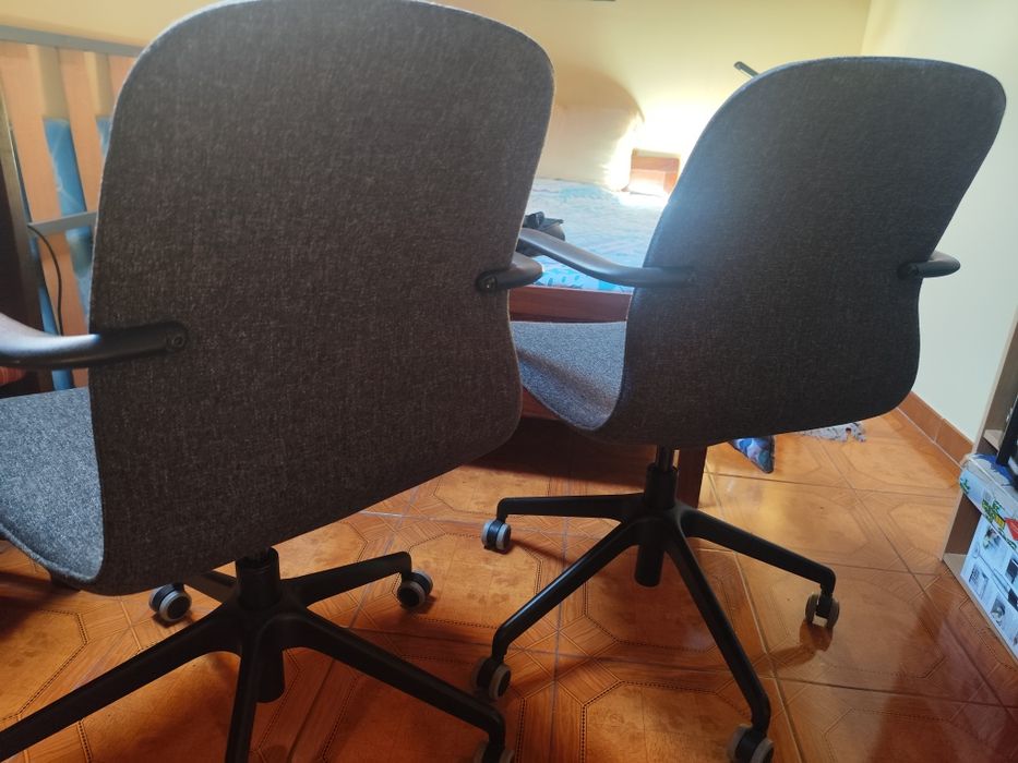Cadeira com rodas e braços de apoio ikea